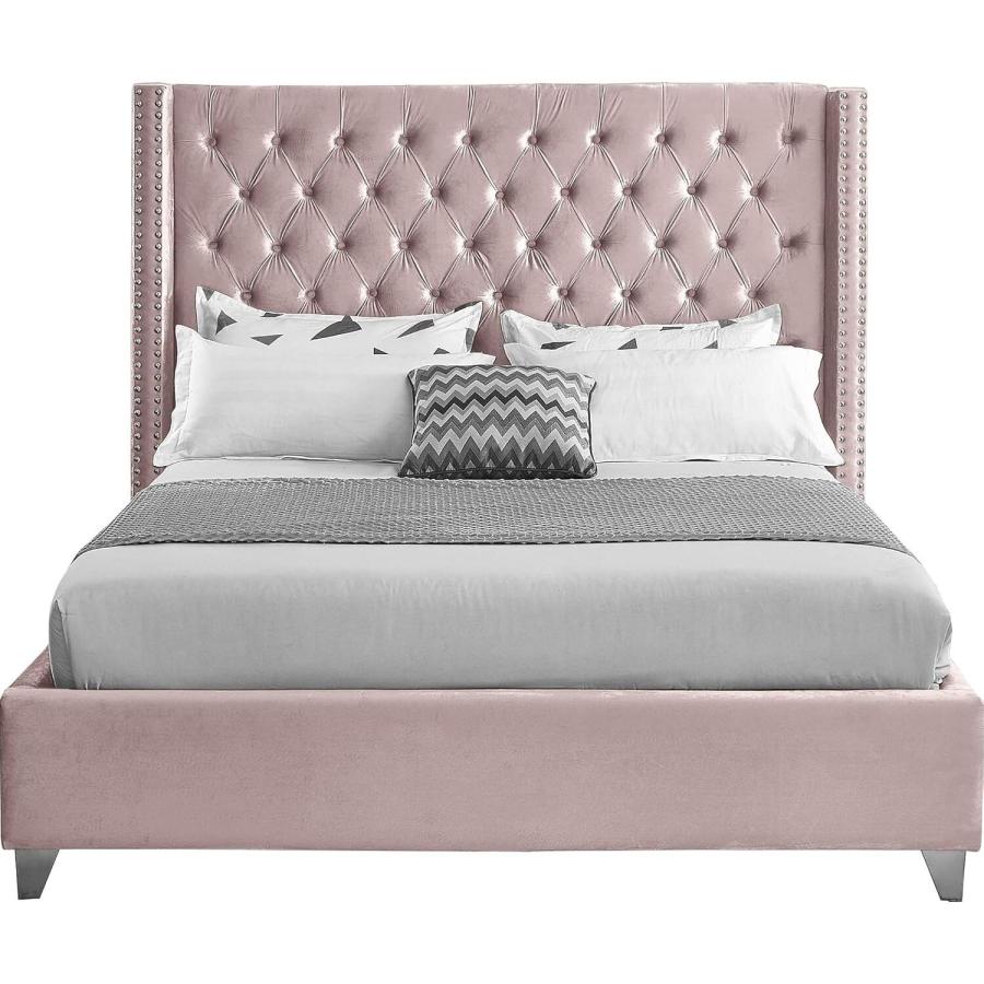 【並行輸入品】 HomeStock Velvet Upholstered Bed, Gothic Style Platform Bed Framの画像