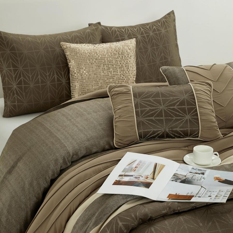 【並行輸入品】 Grand Avenue Taupe Comforter Set King Size， 9 Piece Geometric Be