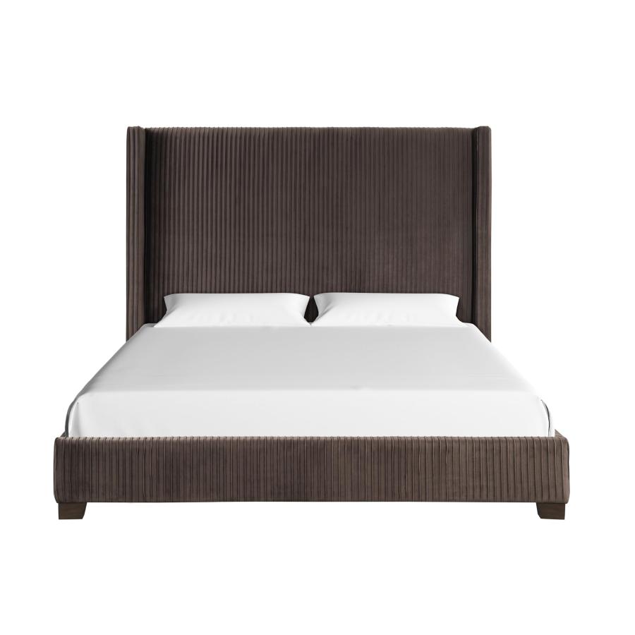 【並行輸入品】 King Size 68.50\"H Upholstered Bed Frame, Luxurious Platform Bedの画像