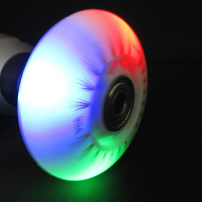 68mm 交換用 互換 ウィール スケボー 光る タイヤ ホワイト ブルー