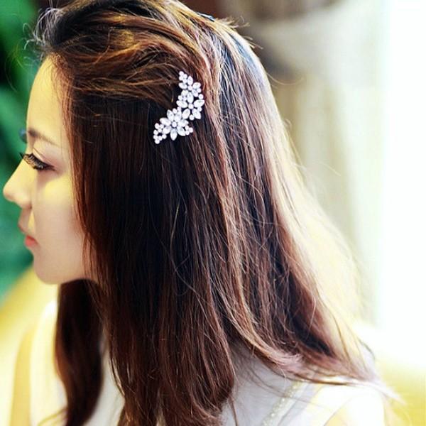 ヘアアクセサリー ヘアピン バレッタ ヘアアクセ レディース キラキラ フラワー 花 おしゃれ 浴衣 パーティー お呼ばれ ドレス 送料無料 得トクセール |  | 01