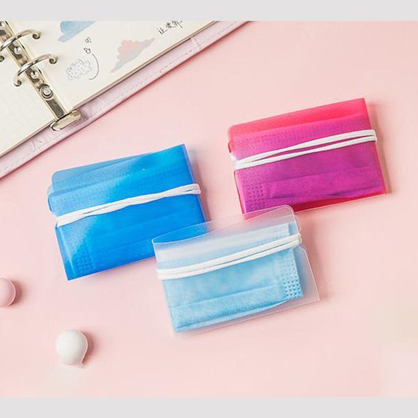 マスクケース 携帯用 コンパクト 折りたたみ 丸洗い ２枚セット PP ポケット マスク 無地 シンプル 送料無料 得トクセール オープン記念 選べる カラー |  | 01