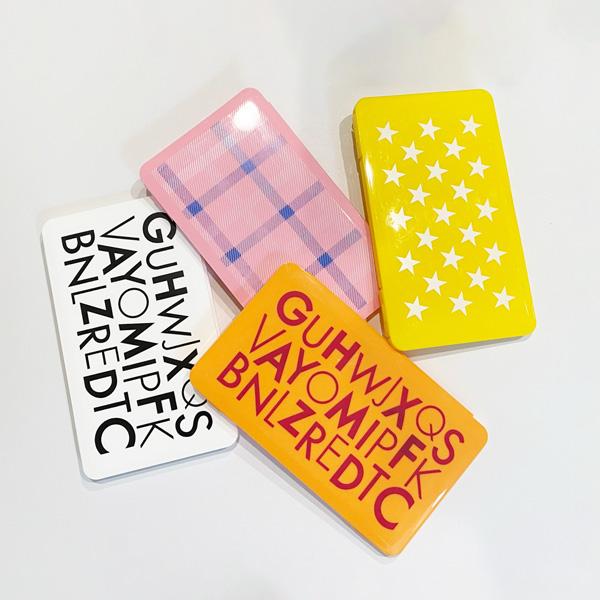 マスクケース 携帯用 持ち運び 保管 プラスチック 選べる 洗える 星 スター チェック ロゴ 無地 スノー 送料無料 得トクセール オープン記念 |  | 10