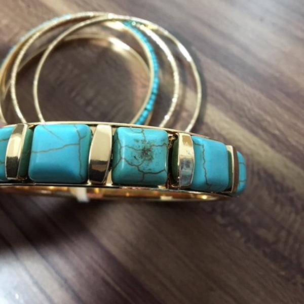 訳あり バングル ターコイズ ブレスレット レディース アクセサリー ５連 ゴールド シ ルバー 春 夏 アクセ オシャレ 送料無料 得トクセール オープン記念 |  | 10