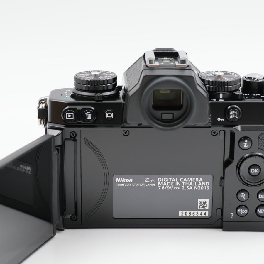 ニコン（Nikon） シャッター数3268枚 Nikon Z fc レンズキット