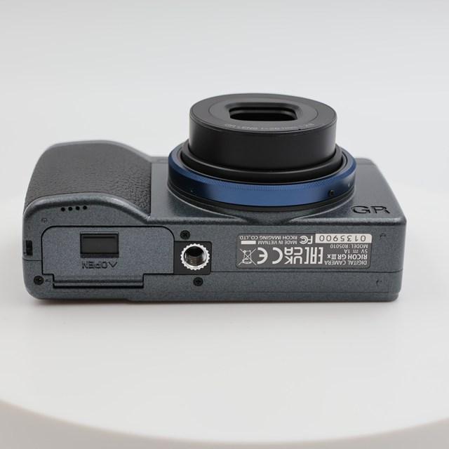 シャッター数3653枚 RICOH GRIIIx Urban Edition メタリックグレー コンパクトデジタルカメラ ネイビー リコー_6