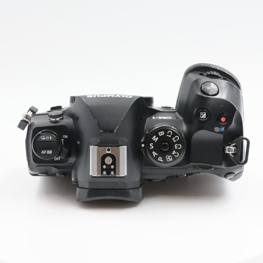 シャッター数25744枚 OLYMPUS OM SYSTEM OM-1 ボディ ブラック ミラーレス一眼カメラ オリンパス |  | 05