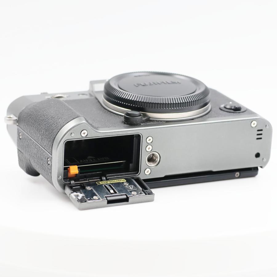 シャッター数1173枚 FUJIFILM X-T30 ダブルズームレンズキット チャコールシルバー ミラーレス一眼カメラ |  | 07