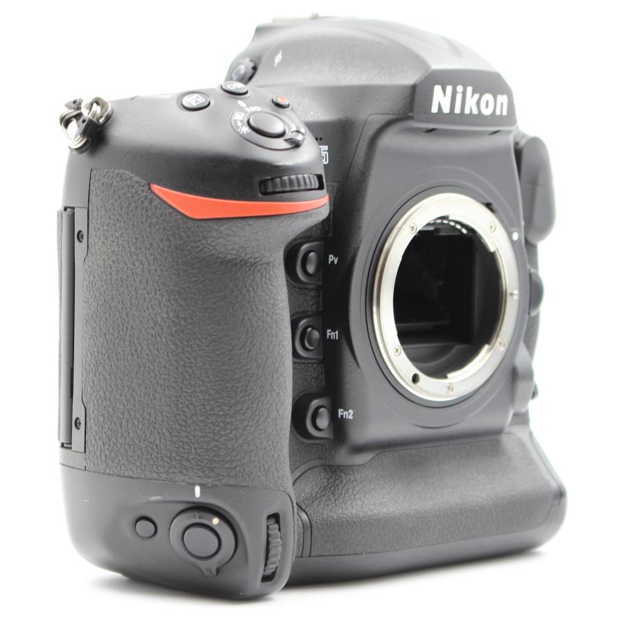 美品　ニコン Ｄ800 (撮影枚数 3735枚) 有効3630万画素のフルサイズ機――ニコン「D800」インプレッション