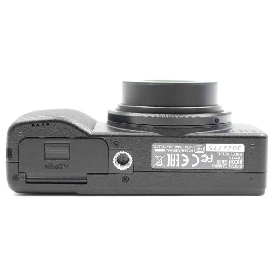 リコー シャッター数4051枚 RICOH GR III ブラック コンパクトデジタル