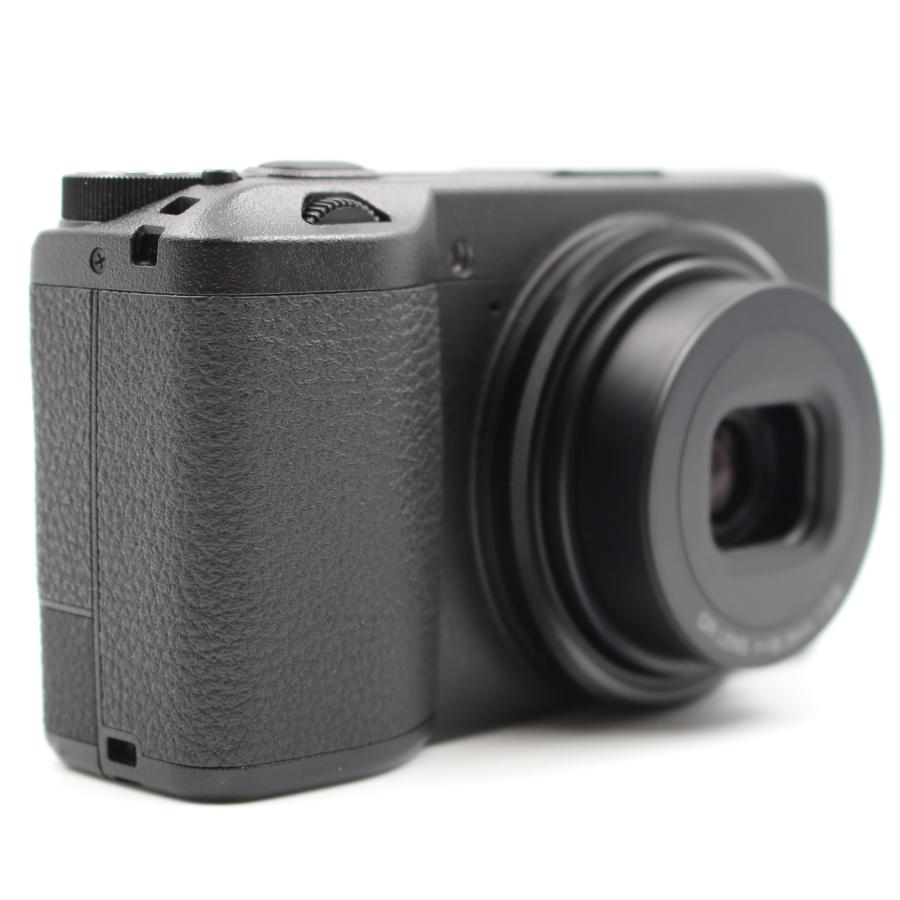 RICOH GR III コンパクトデジタルカメラ【総ショット数2764] GR III シャッター回数50回以下 予備純正バッテリー付き K1385