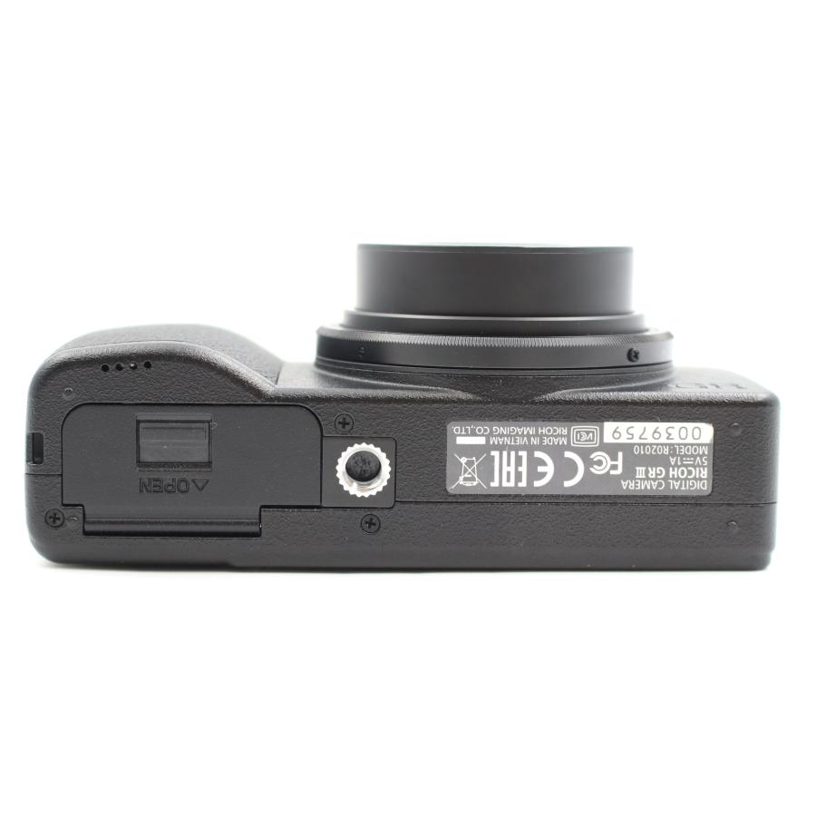 リコー（RICOH） シャッター数921枚 RICOH GR III ブラック コンパクト
