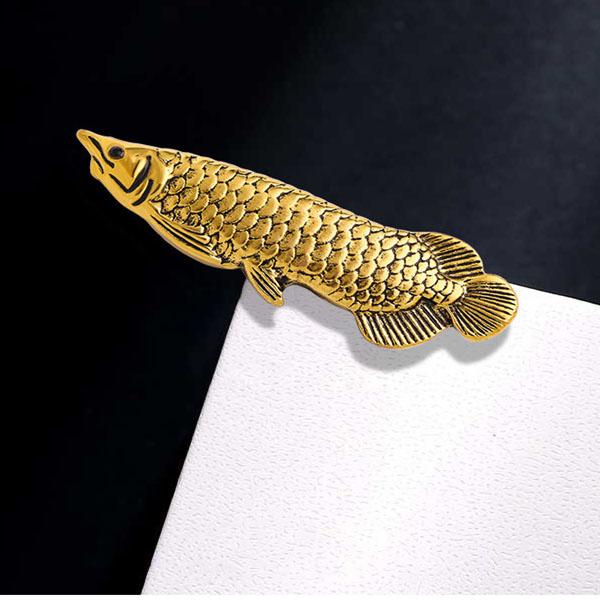 ピンズ ピン バッジ ブローチ バッヂ (金 ゴールド ) 魚 熱帯魚 古代魚