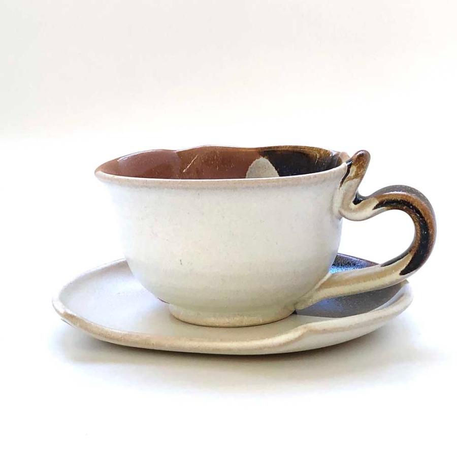 猫の形が可愛い！香箱座り猫カップ&ソーサー（マドラー付）三毛猫みぃ