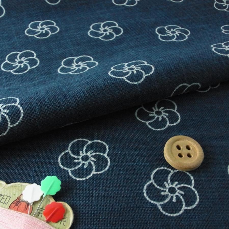 和柄コットン生地・藍染調 ねじ梅 10cm単位 切り売り | 