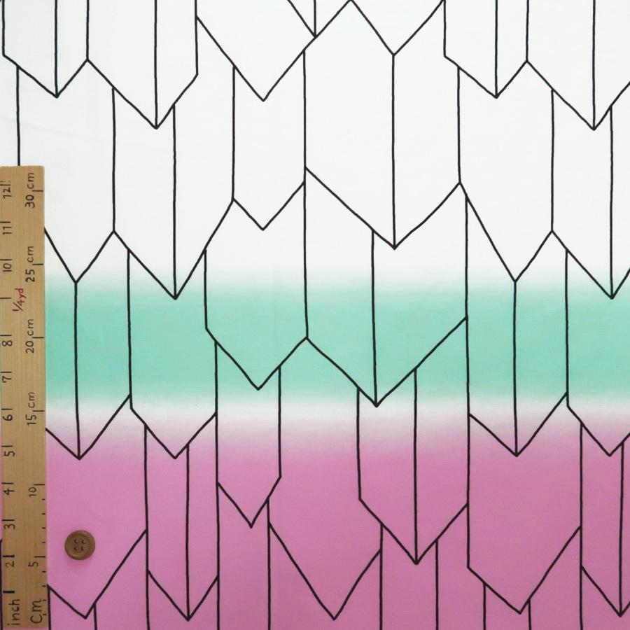 コットン生地 ぼかし地に変わり矢羽根柄(白/緑/ピンク) 10cm単位 切り売り |  | 02