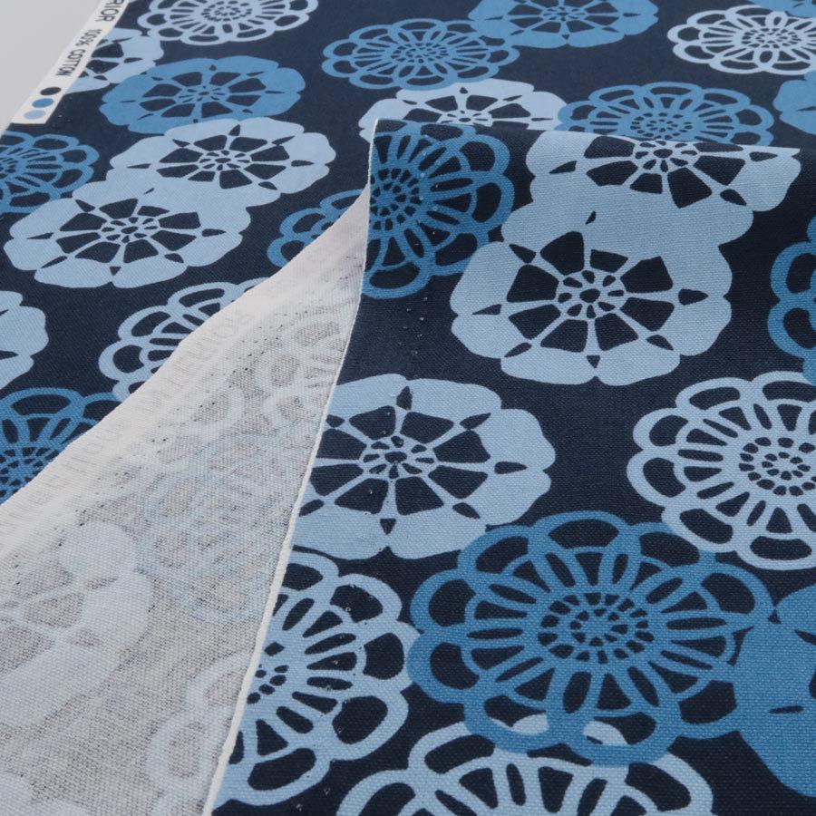 和柄コットン生地 花ぐるま 150cm幅(藍色) 10cm単位 切り売り |  | 02