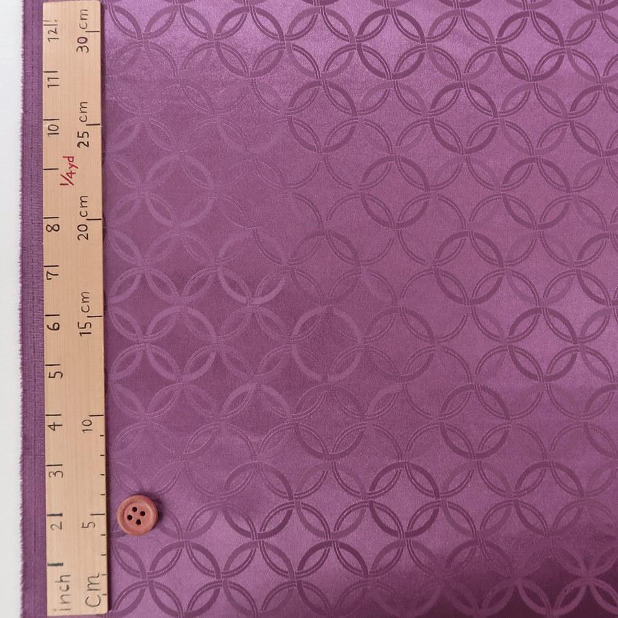 ポリエステル生地 W巾 サテンジャカード 七宝文様(赤紫) 10cm単位 切り売り |  | 02