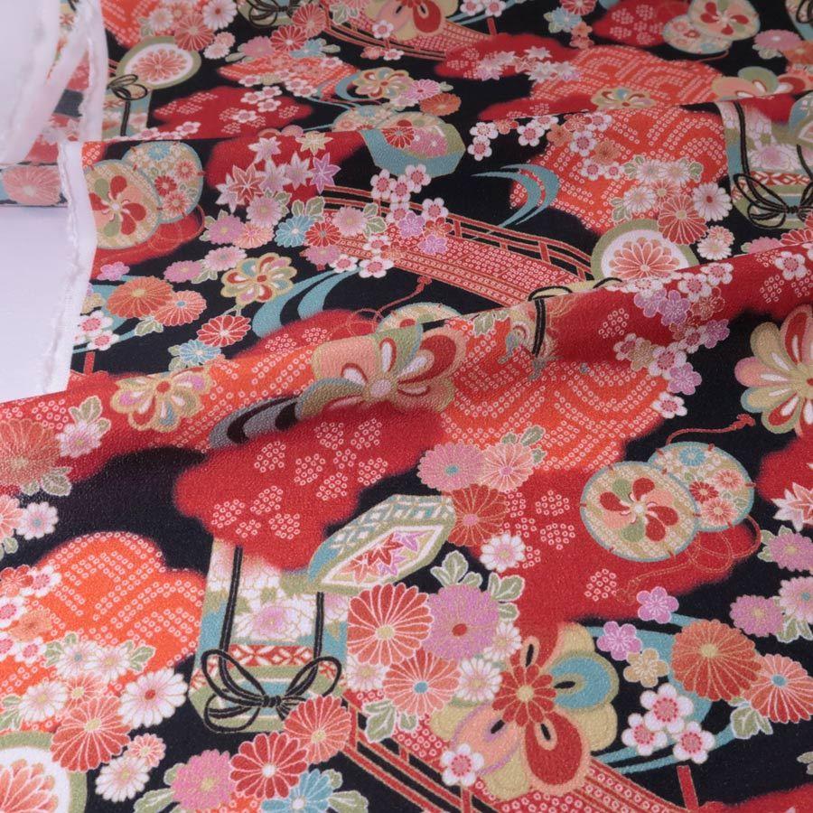 一越ちりめん生地 貝桶と花鼓(黒/赤) 布がたりオリジナル 10cm単位 切り売り |  | 03