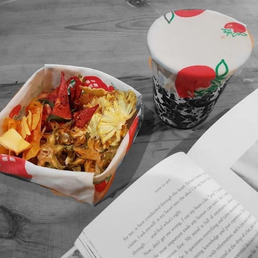 エコラップ Mサイズ 柄はおまかせ 30×30cm みつろうラップ ビーワックス フードラップ バリ島 ハンドメイド ビーズワックスラップ |  | 02