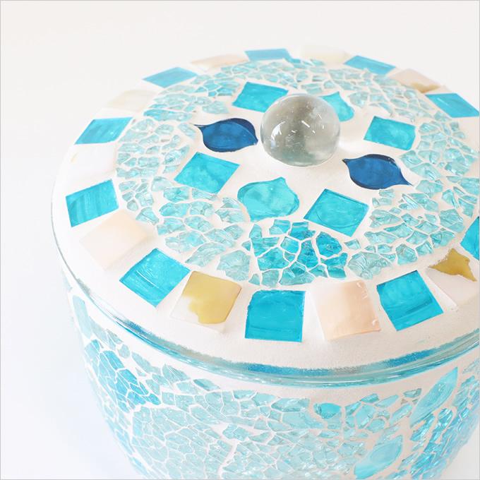 ガラス製　蓋付き入れ物（イエロー） HARIO 耐熱ガラス鍋 蓋に黄色いサイケ柄 籠付き