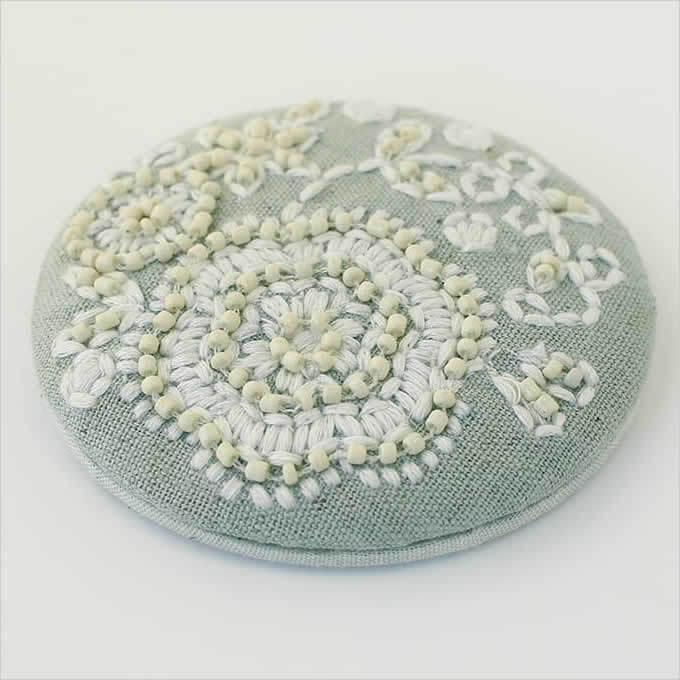 刺繍ラウンドミラー テンダーフラワー おしゃれ ミラー 鏡 刺繍 ビーズ