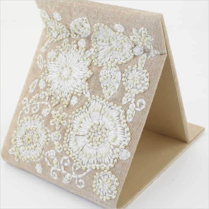 刺繍スタンドミラー テンダーフラワー おしゃれ ミラー 鏡 刺繍 ビーズ