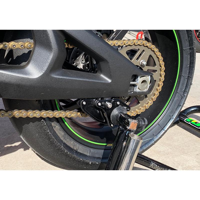 ZX-10R Z900RS Z900 ZX-6R/ZX636 レーシングスタンドフック青 スプロケットガード付 タイプB 汎用 穴径8mm  SNIPER スナイパー SP0092BL