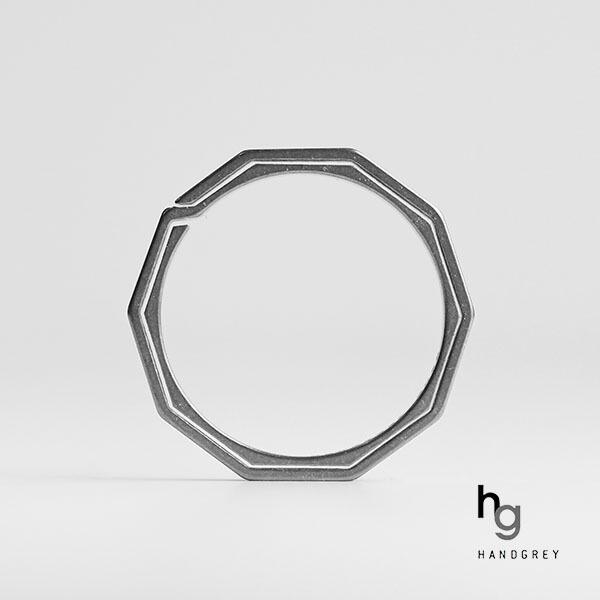 メール便対応商品4点まで】ハンドグレイ チタン製キーリング HANDGREY