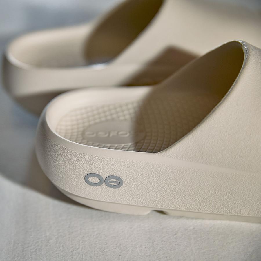OOFOS（ウーフォス） リカバリーサンダル OOFOS OOahh+ ウーアープラス