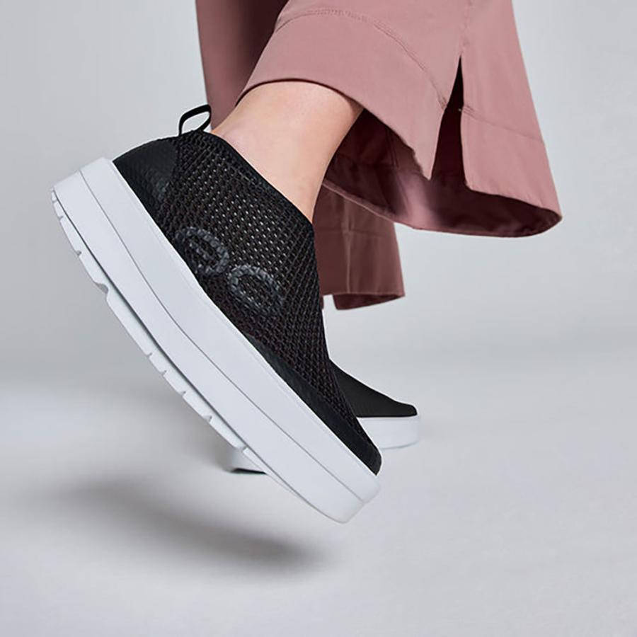 OOFOS ウーフォス リカバリーシューズ 厚底タイプ OOmega Chukka