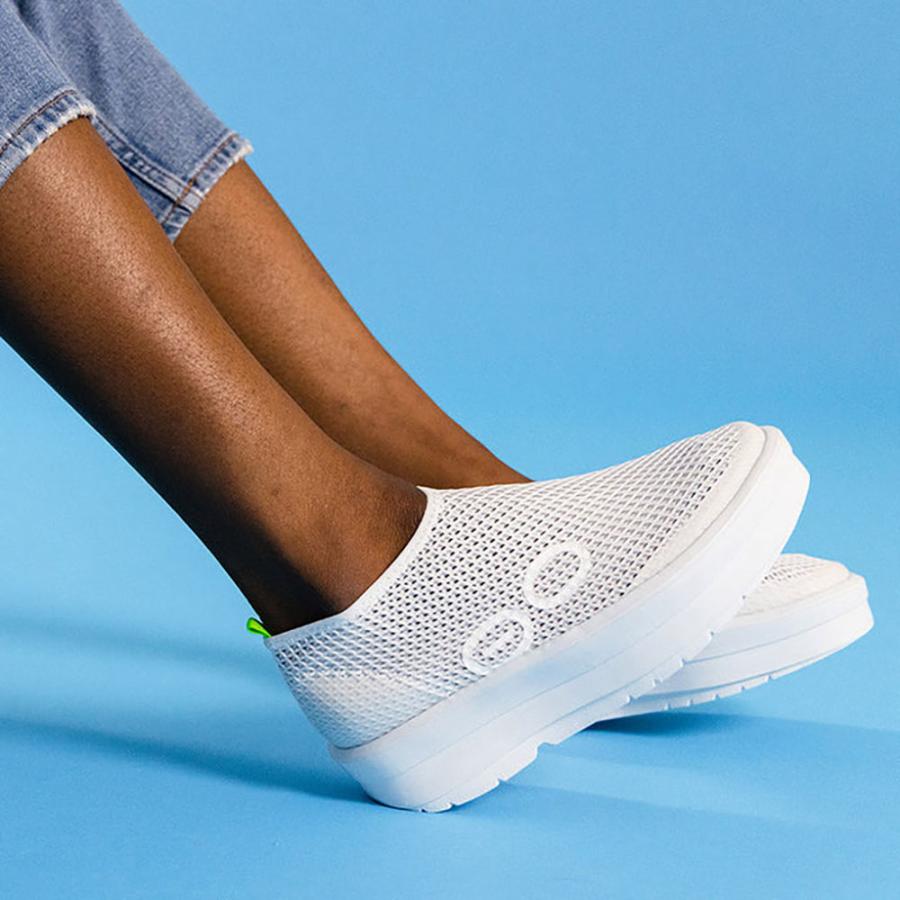 OOFOS ウーフォス リカバリーシューズ 厚底タイプ OOmega Chukka