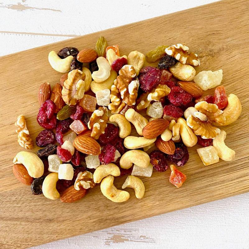 8種 ナッツ＆フルーツ 300g 素焼きアーモンド 素焼きカシューナッツ 生クルミ レーズン グリーンレーズン パイン パパイヤ クランベリー ミックスナッツ ギフト |  | 07