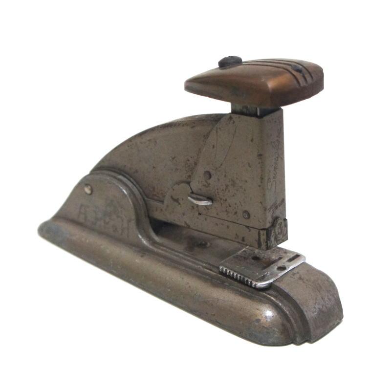 【送料無料】ホチキス ステープラー U.S.A 米国 1950s スチール文具 事務用品 鉄 アールデコ調 オールド ビンテージ アンティーク |  | 01