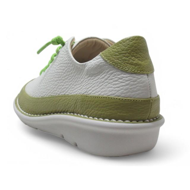 monです！ 881404】クロコ型押し エナメル レースアップシューズ | モネ(Monet