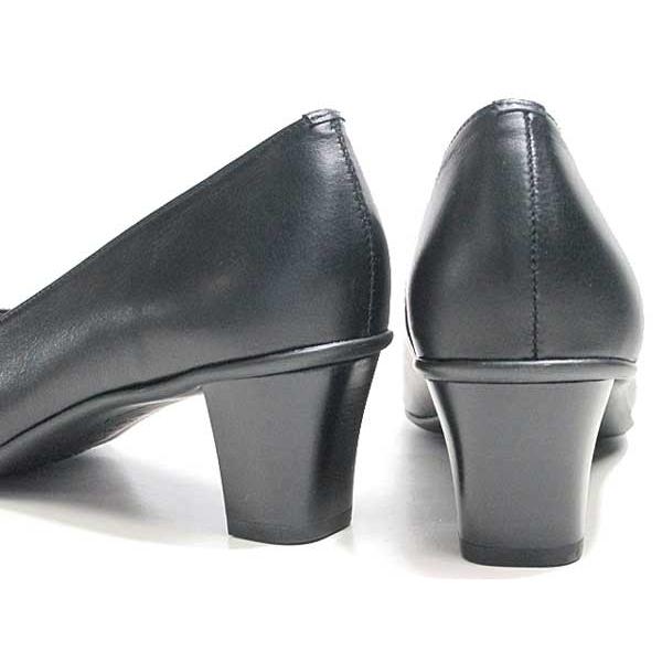 ユキコ キミジマ Yukiko Kimijima 665 プレーントゥパンプス ブラック