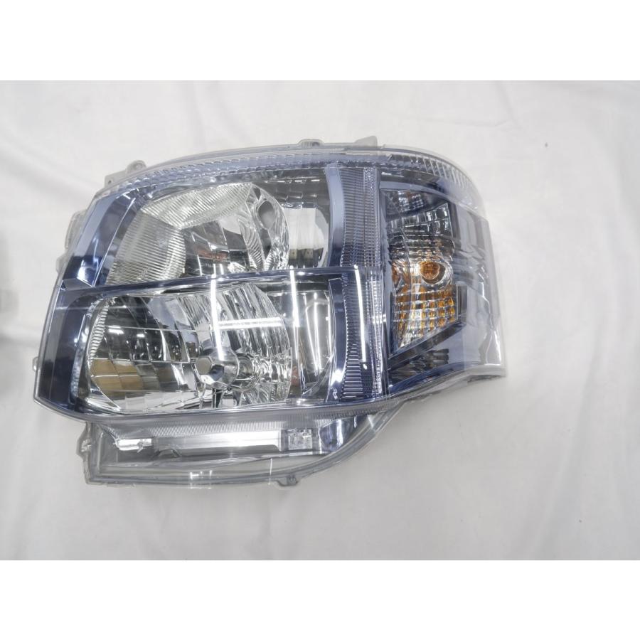 200系 ハイエース 3型 2型 1型 HID ヘッドライト レジアスエース