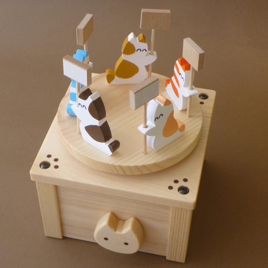 ネコがメッセージを伝える木製回転オルゴール（ボックスタイプ