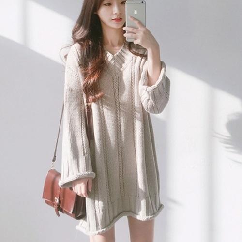 ニットワンピース ベージュ ひざ丈 プルオーバー Vネック 長袖 ゆったり 無地 |  | 03