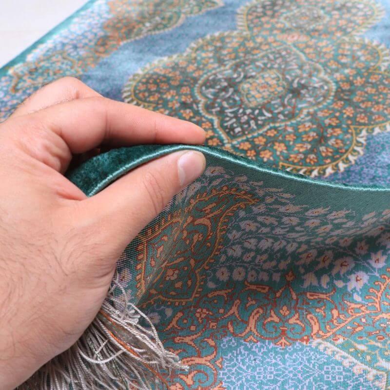 ペルシャ絨毯／モスタファザーデ工房 135×82cm イラン産 手織り  シルク100％ ラグ  ラグマット（FN-70299）の画像