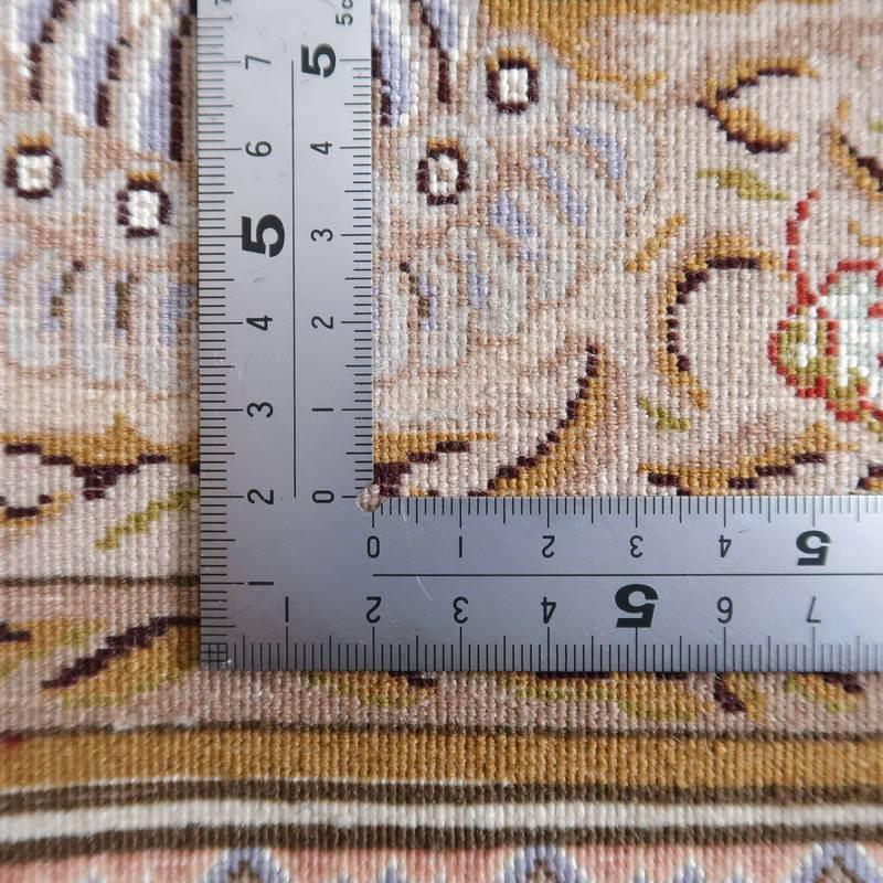 新品ペルシャ絨毯手織りのシルク クム産 118cm x 80cm 新品 ペルシャ絨毯 手織りのシルク クム産 118cm x 80cm