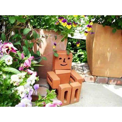 レンガ 庭 デザイン いつも笑顔の「れんがマン」別売りボンドが必要です。(レンガのマスコット)｜o-tamatebako｜05