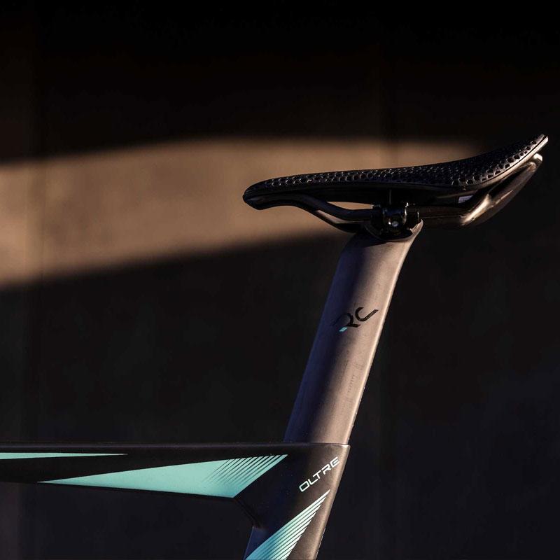 BIANCHI 「ビアンキ」 OLTRE RACE 2024年モデル ロードバイク / 福岡店 rc_IT0STQD2LTWY_SXG0-K BIANCHI 2024年モデル：OLTREファミリーに「RACE」グレードが登場