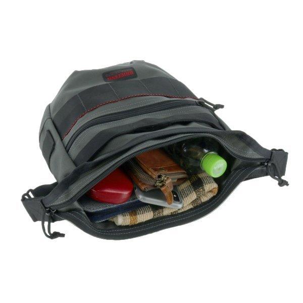 BRIEFING（ブリーフィング） 最大P+16% ショルダーバッグ レッドライン