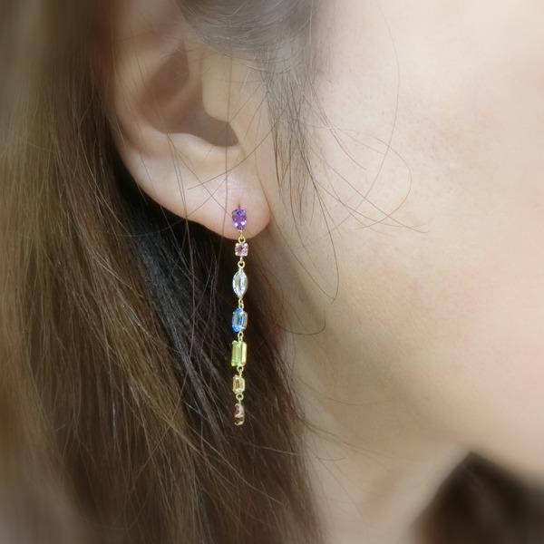 送料無料】K18YG マルチカラーアミュレットラインピアス2.6ct□3311 