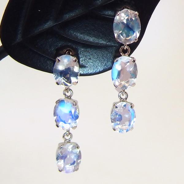 送料無料】プラチナ製ロイヤルブルームーンストーン3連ピアス1.6ct