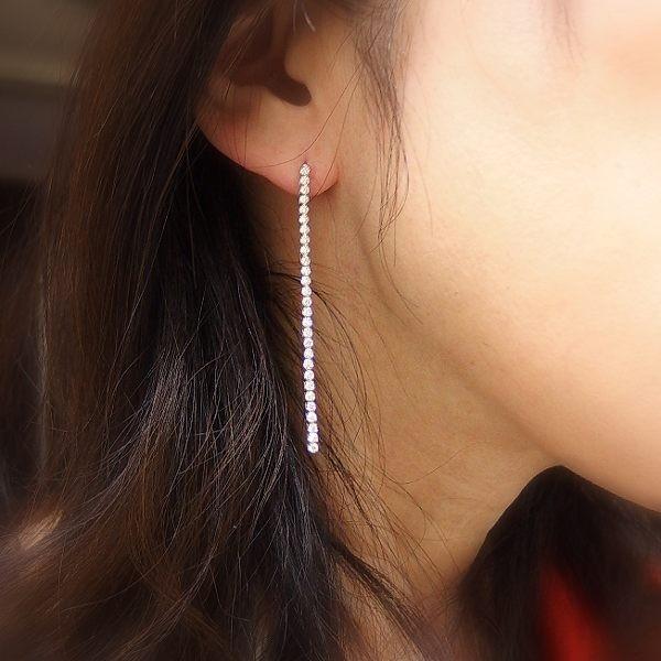 k18WG ダイヤモンド揺れるピアス合計1カラツト美品鑑別書付き