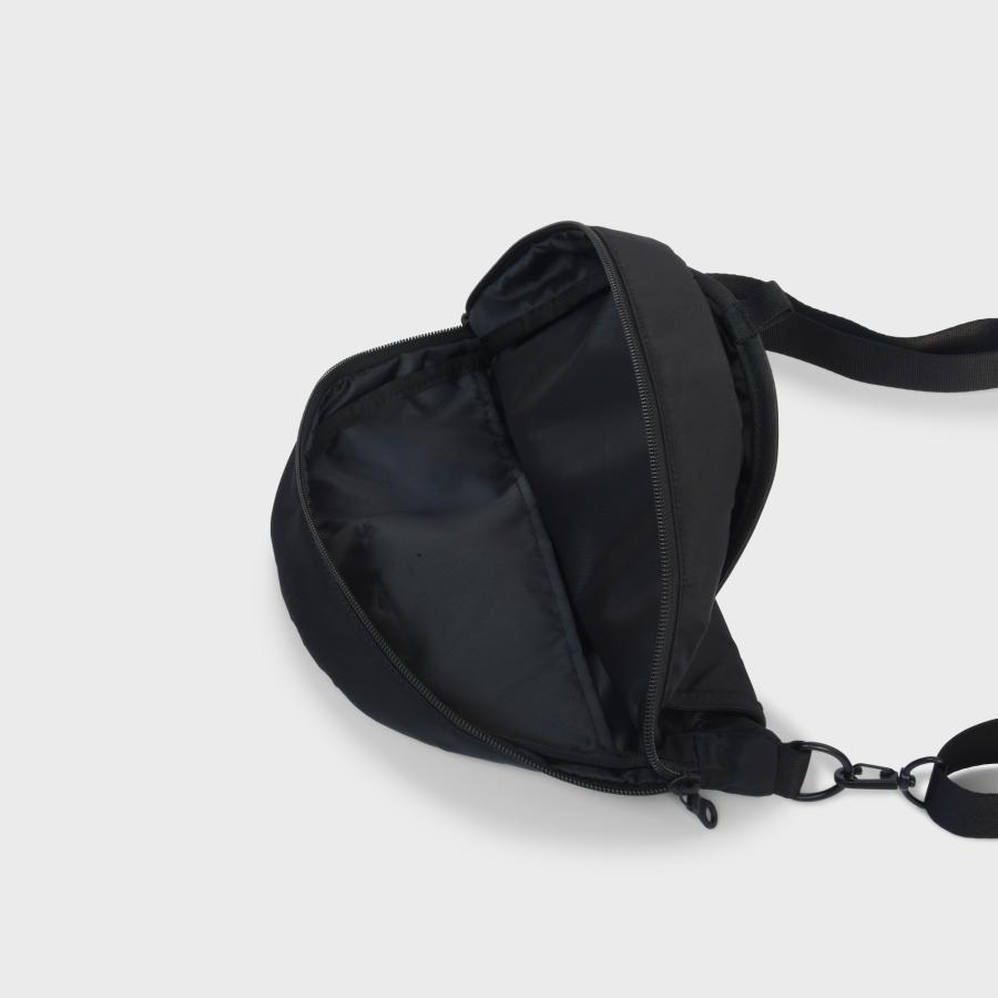 FADEN ファーデン 004_Janis ショルダーバッグ FADEN/ Destoryed U half moon bag「004_Janis」 ファーデン
