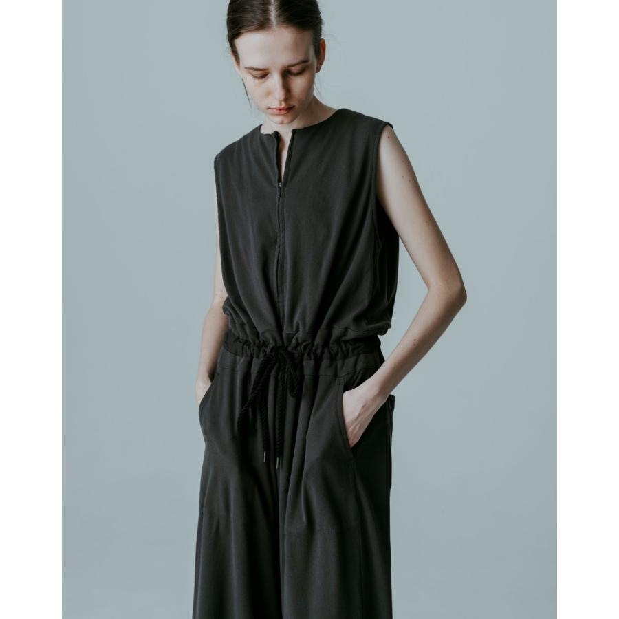 MEYAME（メヤメ） SLEEVELESS HALF ZIP ALL-IN-ONE MEY-2306 BLACK