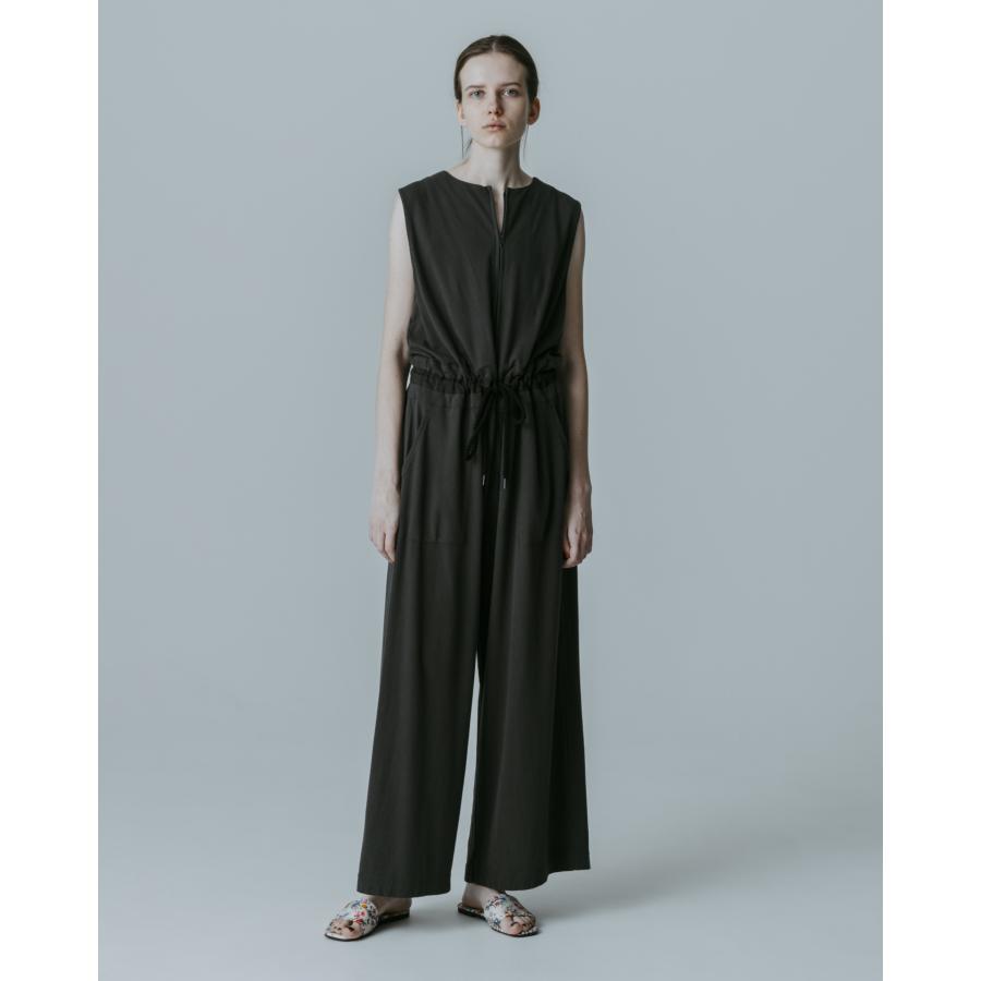 MEYAME（メヤメ） SLEEVELESS HALF ZIP ALL-IN-ONE MEY-2306 BLACK